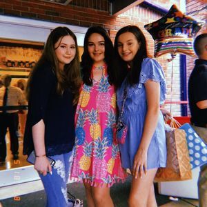 Meet your Posher, Caitlin